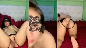 Livy Host Cantik Bugil Colok Memek Nungging Hot